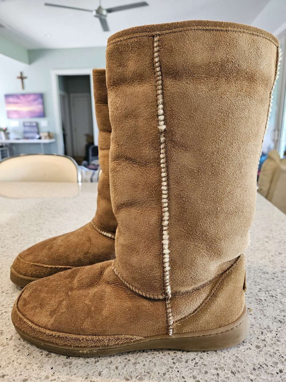 Minnetonka Sheepskin Boots Men’s Tan Suede Moccasin Winter Boots
